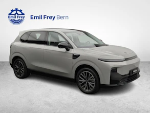 https://vehicle.imgix.net/4342341/7b281f39-8318-4bcf-a1d8-688ac1f1f455.jpg
