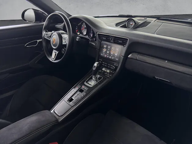 Porsche 911 Carrera 4 GTS Cabriolet
