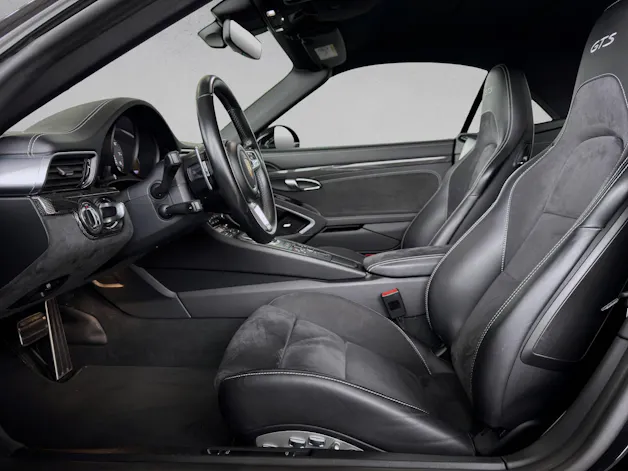 Porsche 911 Carrera 4 GTS Cabriolet