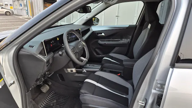 Opel Frontera 1.2 T HEV 145 GS