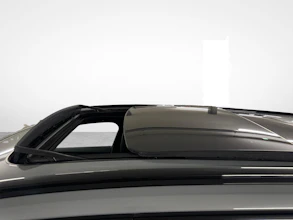 https://vehicle.imgix.net/4342545/d694934a-042a-4c40-b6ff-0cbd5f337d7f.jpg