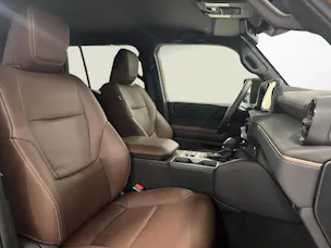 Toyota Land Cruiser 2.8 D 48V Style