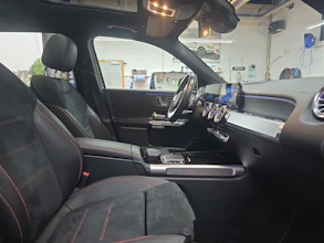 https://vehicle.imgix.net/4342668/701695f2-d604-48da-835e-7f877ff51d08.jpg