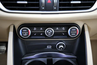 https://vehicle.imgix.net/4342695/ad89023d-fc1a-4f81-8de6-0d7174404a15.jpg