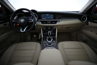 https://vehicle.imgix.net/4342695/ba803579-64d0-4e65-a631-1f5e333011c4.jpg