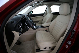 https://vehicle.imgix.net/4342695/d8c882e3-b628-4064-ac30-31883a2877ee.jpg