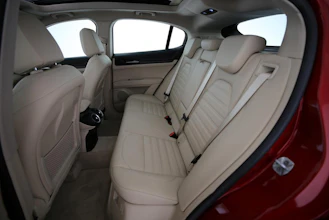 https://vehicle.imgix.net/4342695/dec4777b-96dd-4ce6-b2c4-919bd36cd694.jpg