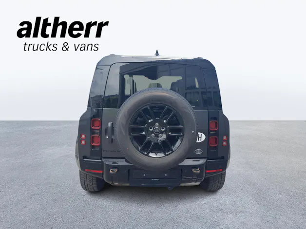 Land Rover Defender 110 3.0 D I6 250 X-Dynamic S