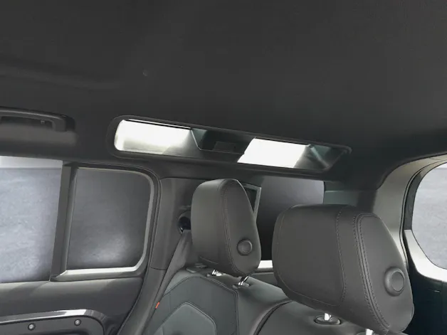 Land Rover Defender 110 3.0 D I6 250 X-Dynamic S