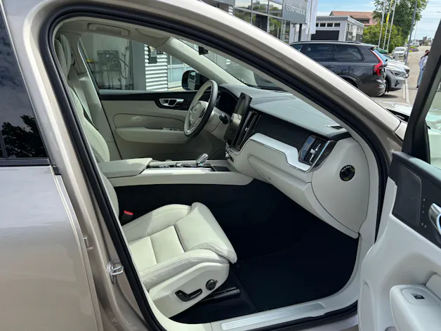 Volvo XC60 2.0 T8 TE Ultra Dark eAWD