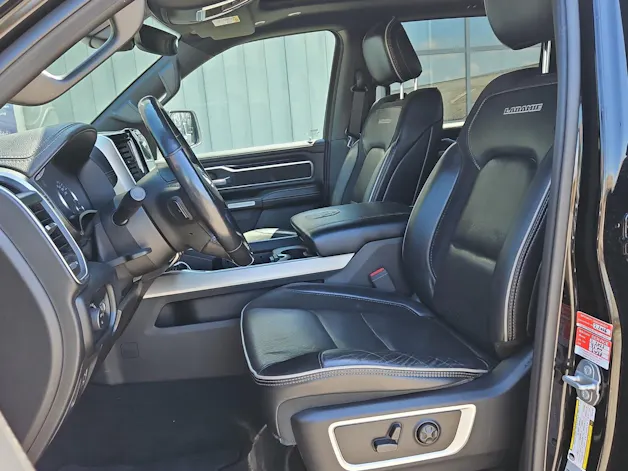 Dodge USA Ram 1500 Crew Kab. Pick-up 5.7 HEMI MDS VVT Laramie
