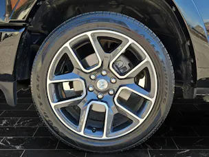 Dodge USA Ram 1500 Crew Kab. Pick-up 5.7 HEMI MDS VVT Laramie