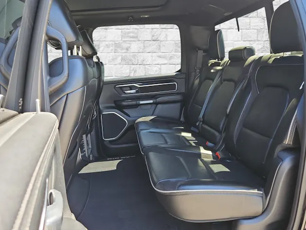 Dodge USA Ram 1500 Crew Kab. Pick-up 5.7 HEMI MDS VVT Laramie