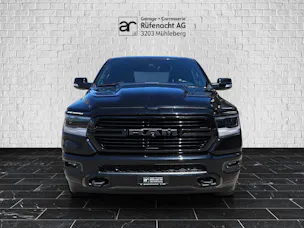 Dodge USA Ram 1500 Crew Kab. Pick-up 5.7 HEMI MDS VVT Laramie