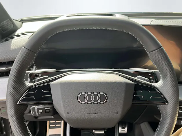 Audi Q3 SUV TDI quattro 142 kW S t 2000ccm 193PS/142kW 4 Zylinder TDI Diesel