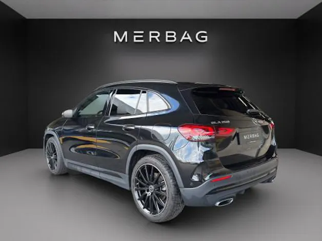 Mercedes-Benz GLA 250 AMG Line 4Matic