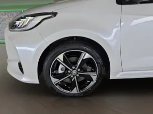 Toyota Yaris 1.5 VVT-i HSD Premium