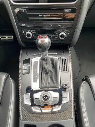 Audi RS4 Avant 4.2 FSI V8 quattro S-tronic