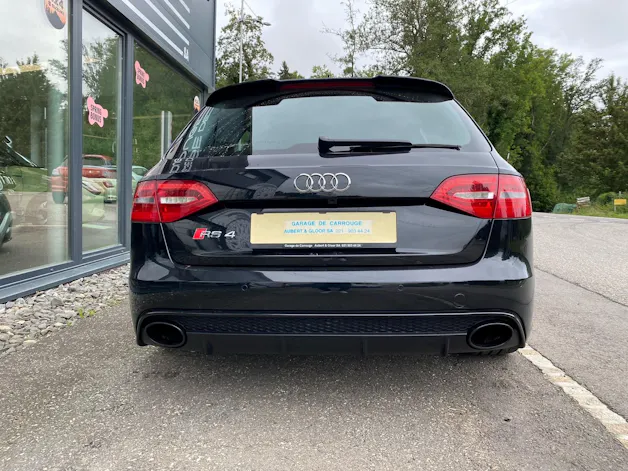 Audi RS4 Avant 4.2 FSI V8 quattro S-tronic