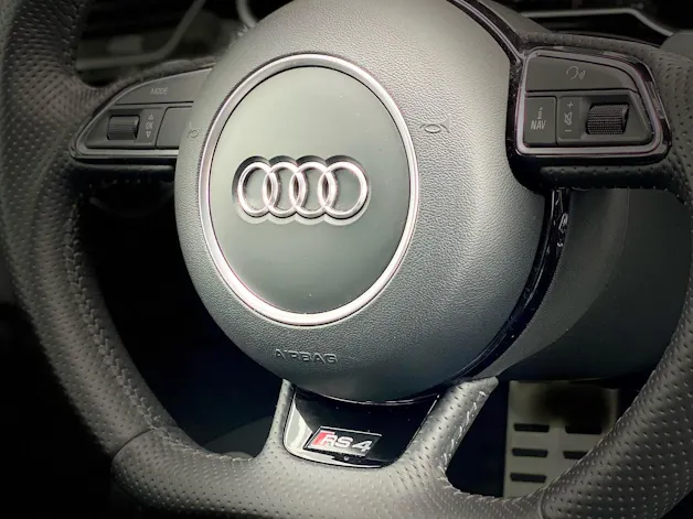 Audi RS4 Avant 4.2 FSI V8 quattro S-tronic