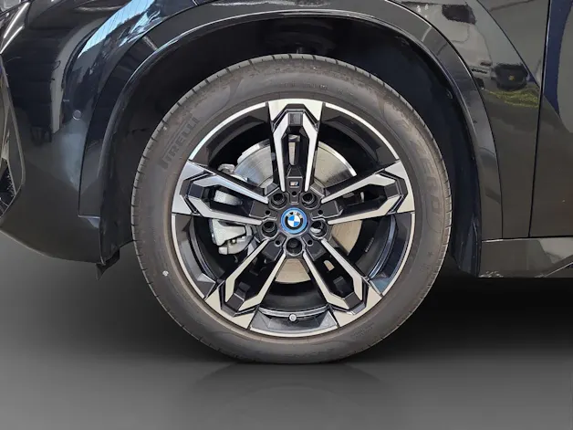 BMW iX1 xDrive 30 M Sport