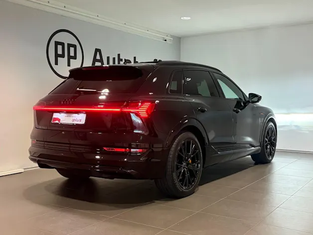 Audi e-tron 55 S Line Black Edition quattro