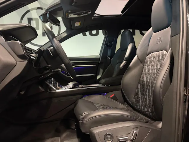 Audi e-tron 55 S Line Black Edition quattro
