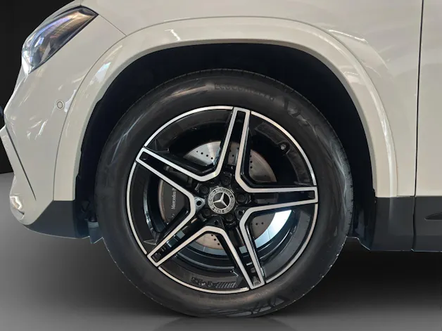 Mercedes-Benz GLA 220d 4Matic 8G-DCT