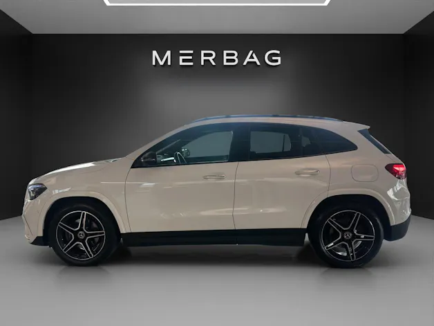 Mercedes-Benz GLA 220d 4Matic 8G-DCT