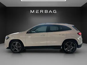 Mercedes-Benz GLA 220d 4Matic 8G-DCT