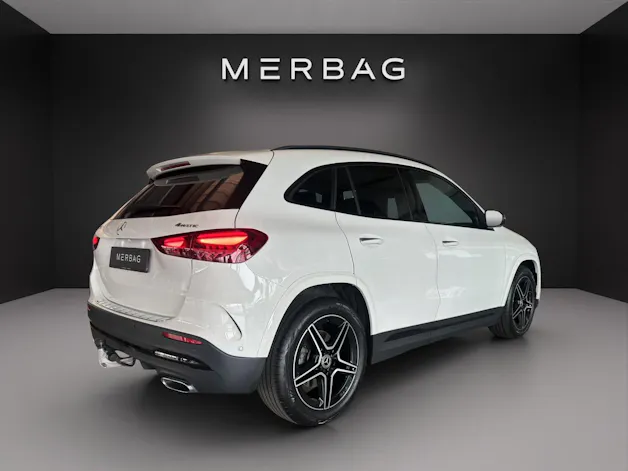 Mercedes-Benz GLA 220d 4Matic 8G-DCT