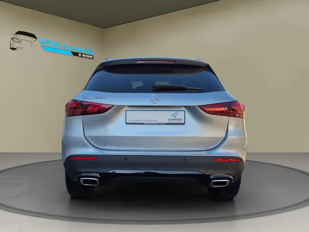 Mercedes-Benz GLA 250 4Matic 8G-DCT Swiss Star