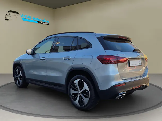 Mercedes-Benz GLA 250 4Matic 8G-DCT Swiss Star