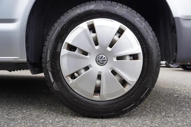 VW T6.1 2.0 TDI EINBAU-SCHRÄNKE 3200 KG!!!
