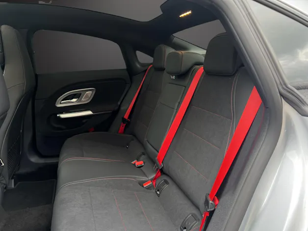 Mercedes-Benz CLA 220 4Matic 8G-DCT