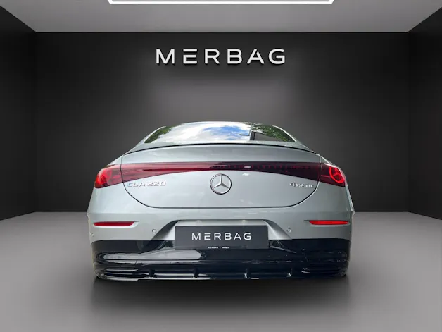 Mercedes-Benz CLA 220 4Matic 8G-DCT