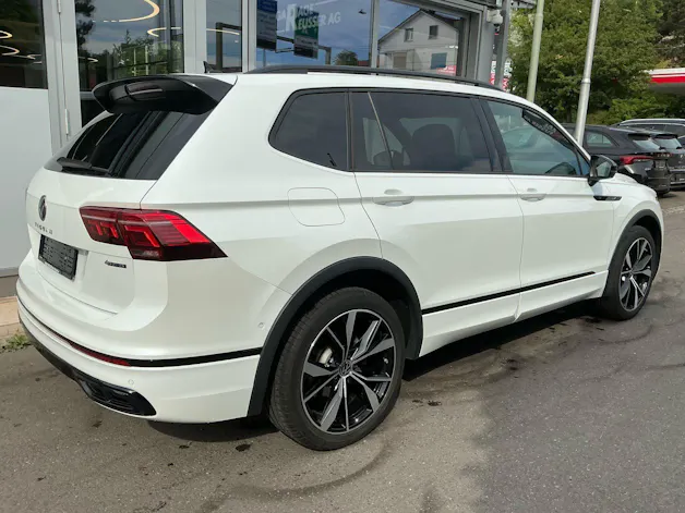 VW Tiguan Allspace R-LINE 4MOTION BLACK STYLE *** 5 JAHRE VW WERKGSGARANTIE ***