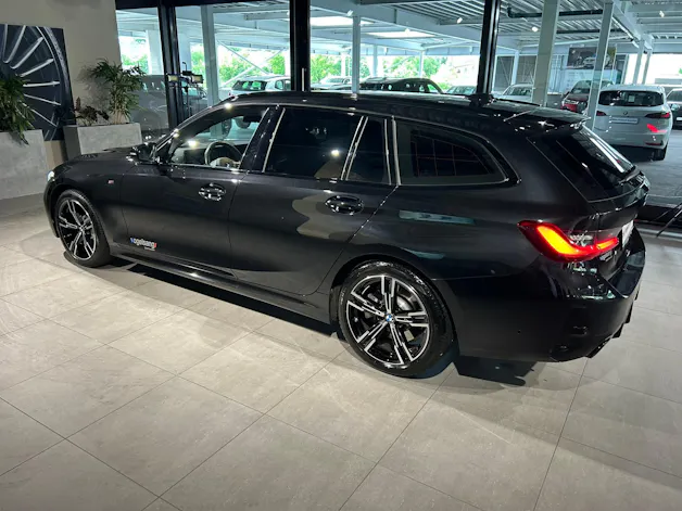 BMW 330d xDrive 48V Touring Steptronic M Sport