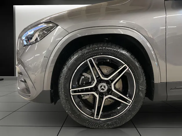 Mercedes-Benz GLA 250 4Matic 8G-DCT