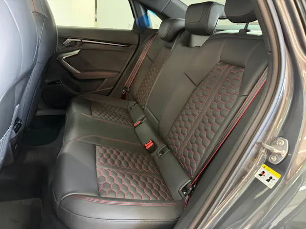 Audi RS3 Limousine 2.5 TSI quattro S-tronic