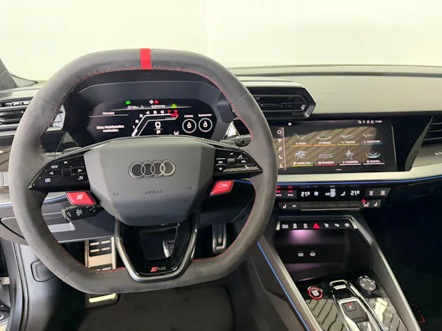 Audi RS3 Limousine 2.5 TSI quattro S-tronic