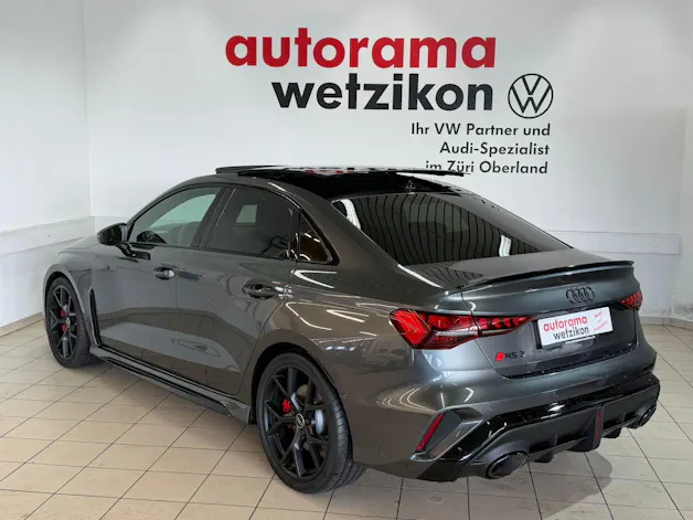 Audi RS3 Limousine 2.5 TSI quattro S-tronic
