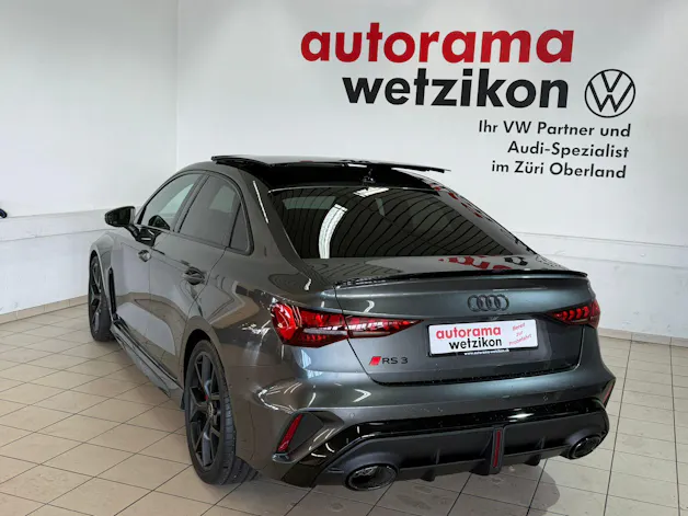 Audi RS3 Limousine 2.5 TSI quattro S-tronic