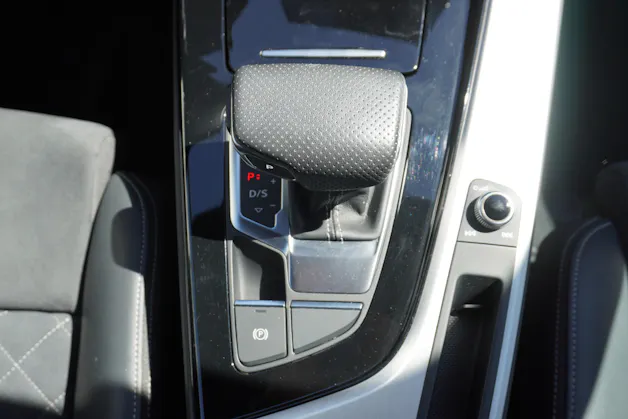 Audi A4 Avant 45 TFSI S line S-tronic quattro
