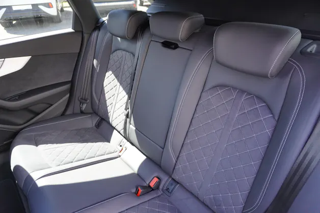 Audi A4 Avant 45 TFSI S line S-tronic quattro