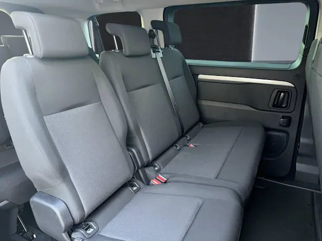 Peugeot Traveller 2.0 BlueHDi Business Standard EAT8