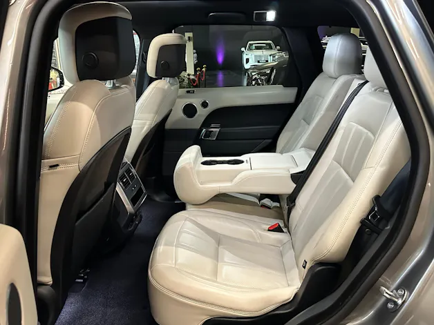 Land Rover Range Rover Sport 3.0 SDV6 HSE Dynamic Automatic ( 7 Sitze )