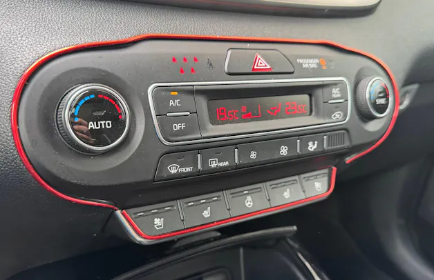 Kia Sorento 2.2 CRDI Style 7P. Automatic