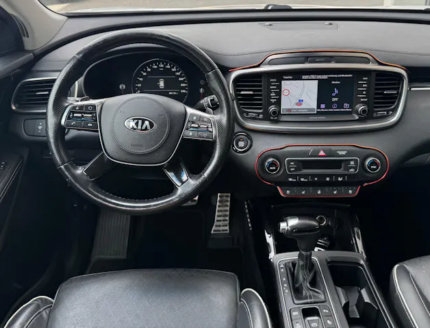 Kia Sorento 2.2 CRDI Style 7P. Automatic