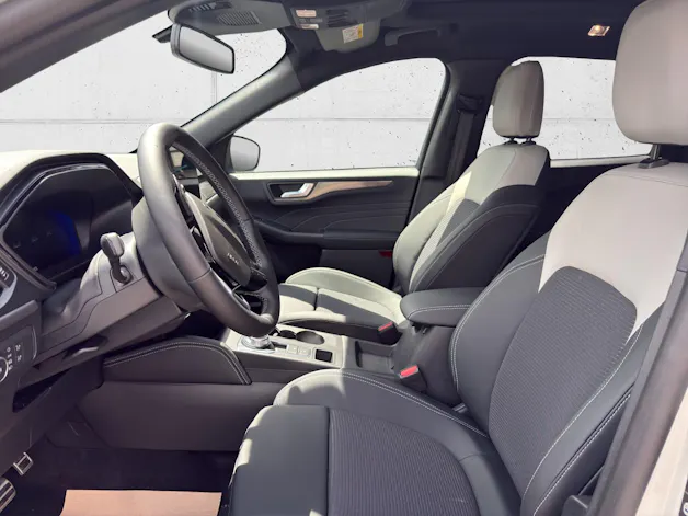 Ford Kuga 2.5 Hybrid Sound Edition 4x4